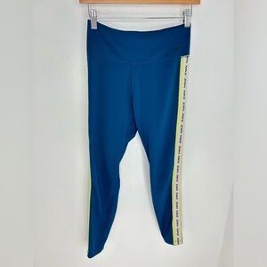 The Nike‎ One Tight Fit Mid Rise Crop Length Leggings Size Small Logo Turquoise
